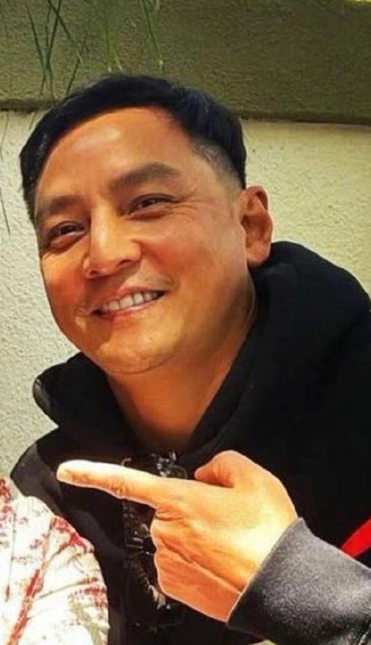 吴彦祖照镜子 吴彦祖照镜子搞笑图片 吴彦祖照镜子是什么梗